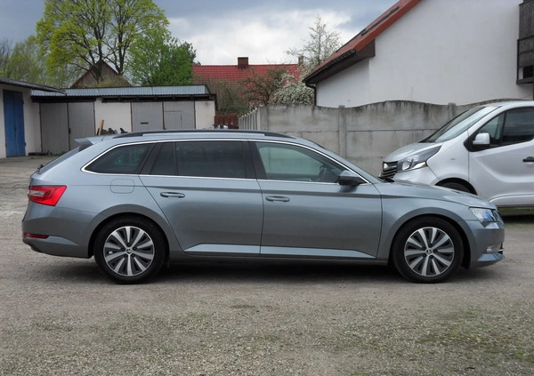 Skoda Superb cena 59900 przebieg: 182000, rok produkcji 2017 z Nałęczów małe 254